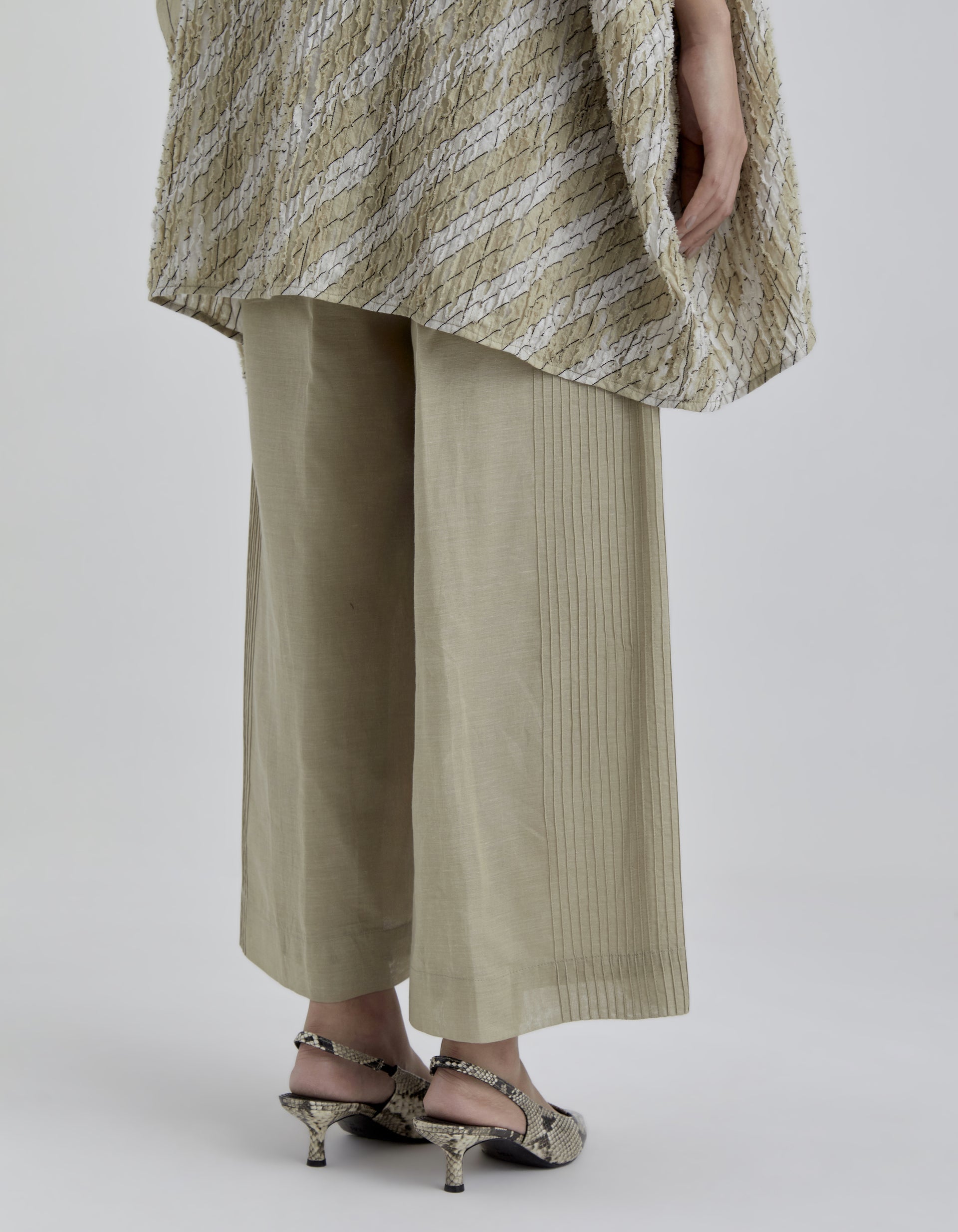 Natural Solid Pintuck Pants